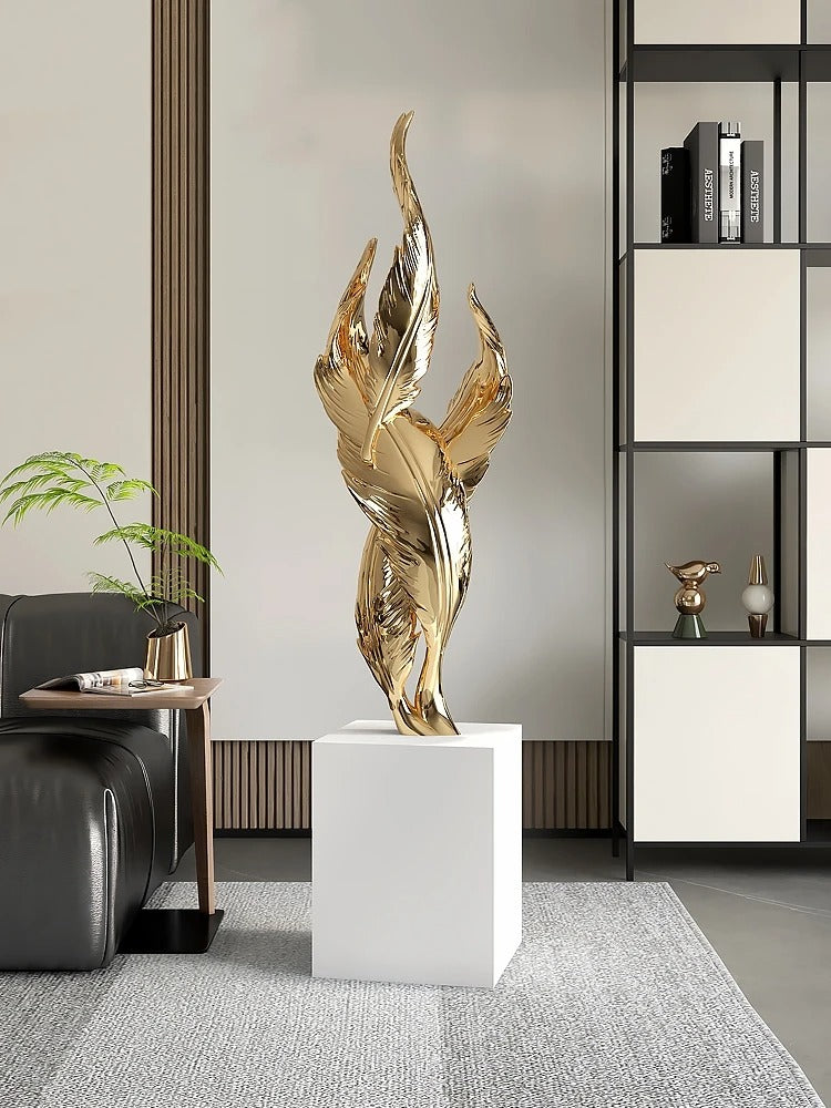 Scultura Artistica Decorativa Piume Dorate su Piedistallo Bianco