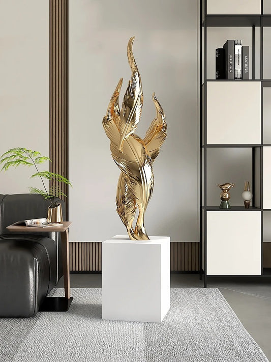 Scultura Artistica Decorativa Piume Dorate su Piedistallo Bianco